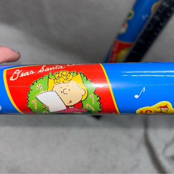 Peanuts 2012 Christmas Gift Wrap 20 sq ft 2 rolls Snoopy Charlie Sally Brown - Picture 8 of 12